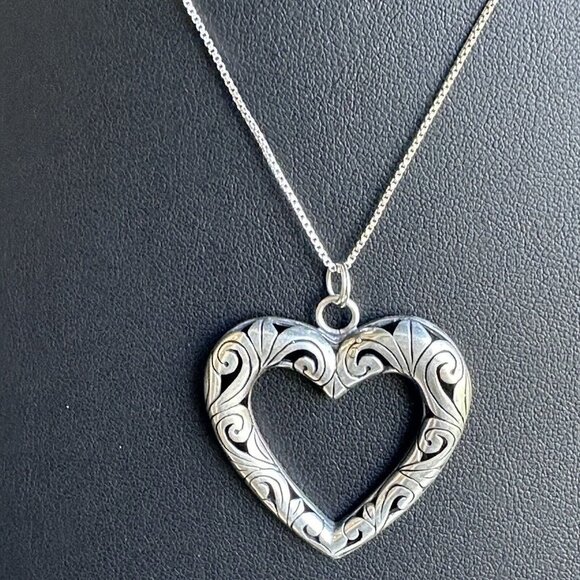 VTG Sterling Silver 17" Necklace Heart Pendant Open Scroll Work Sign Italy 7.8 g - Picture 6 of 10